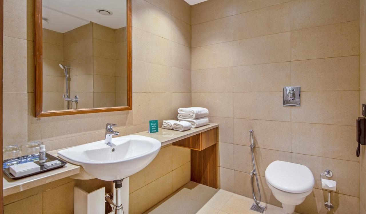 Golden Tulip Jalandhar Hotel Екстериор снимка